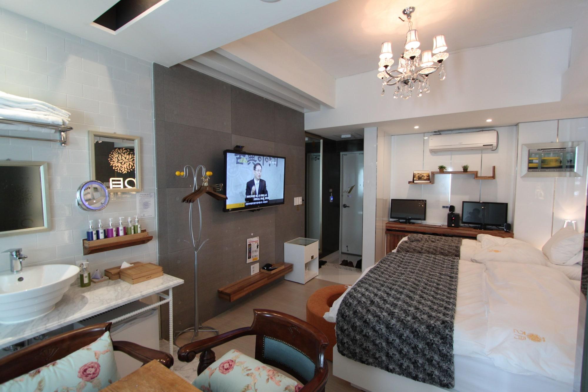 February Hotel Apsan Тегу Екстер'єр фото